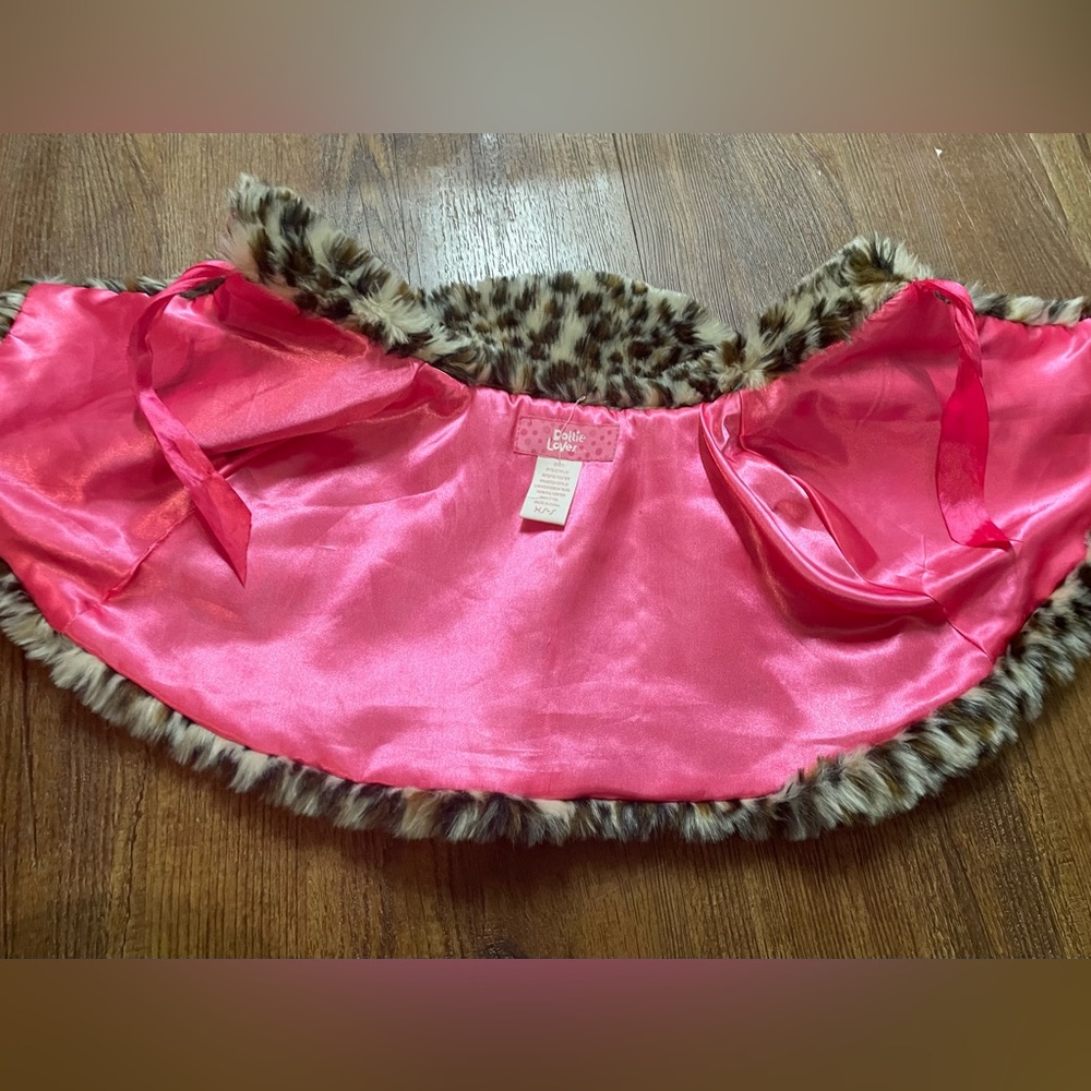 Dottie Loves… Cape Sweater - Picture 2 of 3